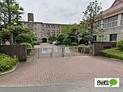 小学校「御殿場市立御殿場南小学校まで1908m」