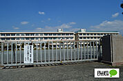 小学校「富士市立吉原小学校まで785m」