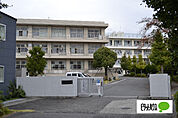 小学校「富士市立丘小学校まで693m」