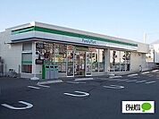 コンビニ「ファミリーマート富士厚原店まで659m」