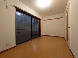 JR総武線 大久保駅 徒歩12分の賃貸マンション 1階1Kのリビング/ダイニング