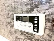 【追い焚き機能】帰宅時間の異なる家族も、いつでも温かいお風呂に入れる快適機能です。