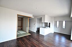 ウェリス南持田緑彩苑 A 4階4LDKのリビング/ダイニング