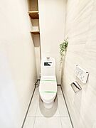 トイレは温水洗浄機能付き  