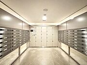 外観「無料オンライン相談」受付中！留守時のお荷物の受け取りもできる宅配ボックス付き