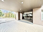 落ち着いた雰囲気のエントランス