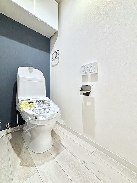 明るく清潔感のあるトイレです。  