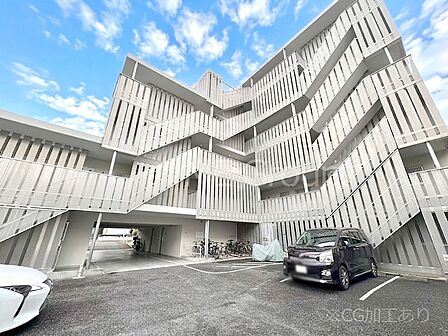 溢れる陽光でご家族の笑顔も輝く 