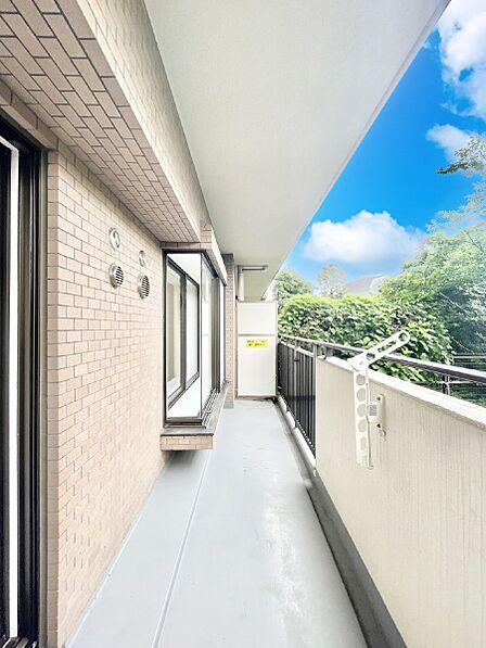 内装「無料オンライン相談」受付中！心地よい風を感じながらお洗濯物が干せそうです　