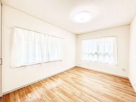 内装「無料オンライン相談」受付中！爽やかな日差しがお部屋を優しく包み込んでくれます