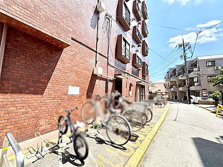 外観「無料オンライン相談」受付中！自転車置き場