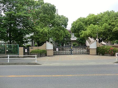小学校 460m さいたま市立辻小学校