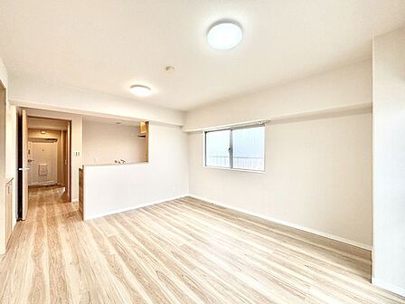 落ち着いた雰囲気のLDKは家族みんなの快適空間