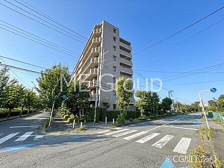 小学校・コンビニ・スーパー・徒歩10分以内で安心便利！