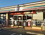 周辺：コンビニ 500m セブン-イレブン 東村山諏訪1丁目店