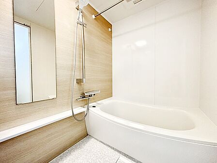 落ち着いた雰囲気でゆっくり寛げるバスルーム