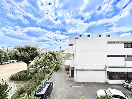 心地よい風が感じられそうな眺望です。