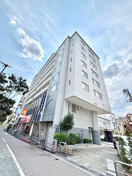 外観~弊社では無料オンライン相談を実施しております。お気軽にご相談ください~