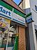 周辺：コンビニ 400m ファミリーマート 本蓮沼駅前店