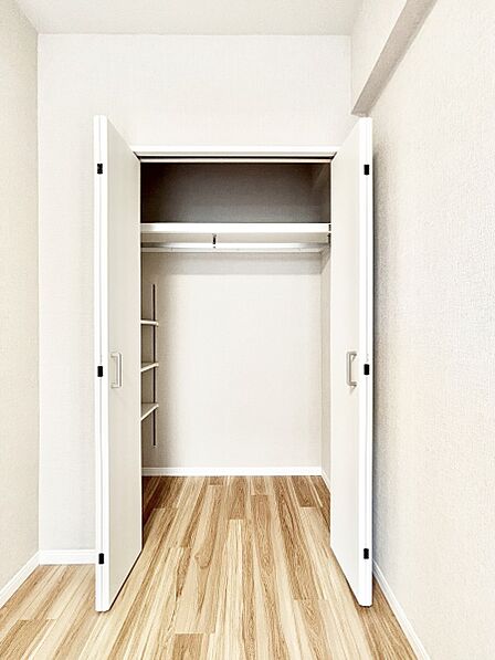 内装「無料オンライン相談」受付中!毎日着る衣類や荷物などの収納に便利なクローゼット付き。