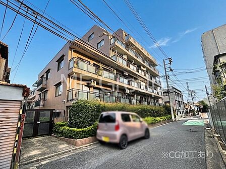 溢れる陽光でご家族の笑顔も輝く