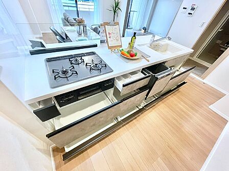 使いやすさを優先したスライド式収納タイプ！