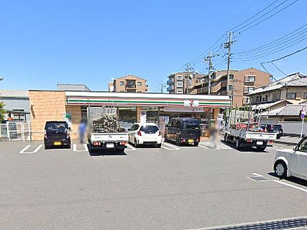 コンビニ 500m セブン-イレブン 浦和内谷4丁目店