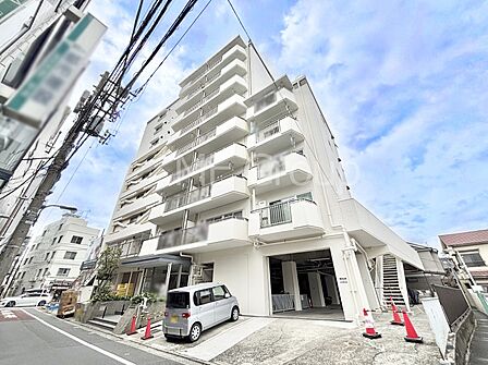 前面道路はきちんと整備されています