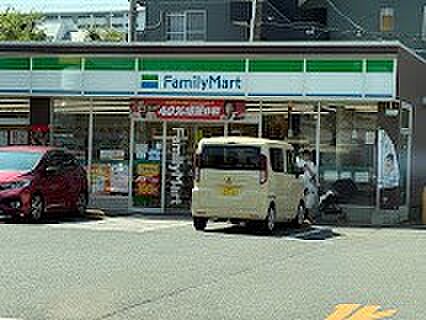 コンビニ 300m ファミリーマート 板橋市場通り店