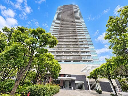 生活に便利な地に伸びやかな家族の生活風景を描く住まい