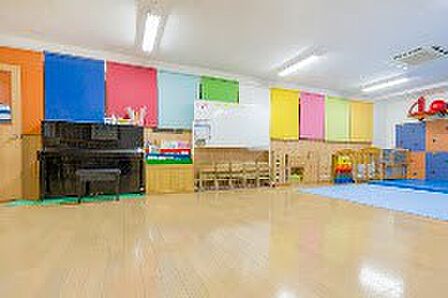 幼稚園・保育園 400m 愛嬰幼保学園 新宿園