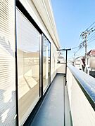 ゆったりバルコニーだから沢山お洗濯ものを干せます。