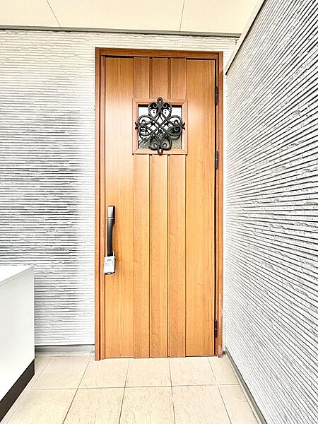 玄関を拡大表示