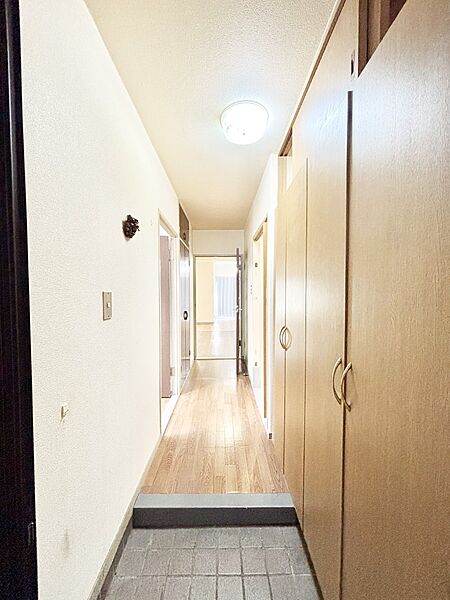 玄関を拡大表示