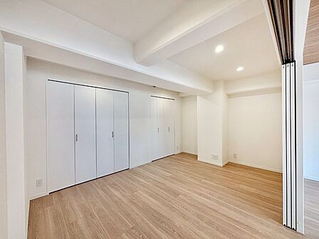 リビング隣接の洋室は個室としても利用できます  