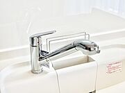 スタイリッシュなデザインのキッチン水栓