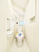 トイレは安心の2箇所！朝のバタバタも一安心です。 