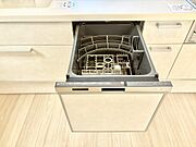 面倒なお片づけは食洗機にお任せ！家事の負担が減って、時間にも気持ちにもゆとりができます。