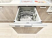 面倒なお片づけは食洗機にお任せ！家事の負担が減って、時間にも気持ちにもゆとりができます。