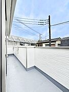 ゆったりバルコニーだから沢山お洗濯ものを干せます。