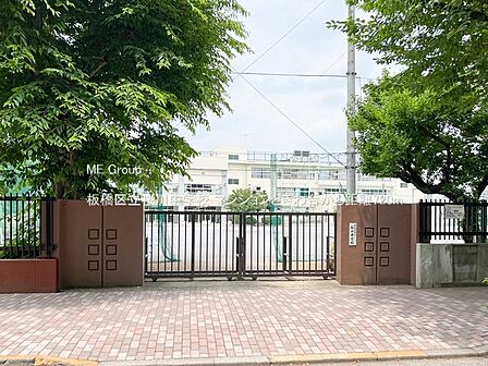 中学校 720m 板橋区立桜川中学校