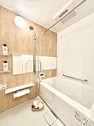 落ち着いた雰囲気でゆっくりお寛ぎいただけるバスルーム