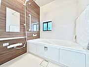 落ち着いた雰囲気でゆっくりお寛ぎいただけるバスルーム