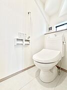 トイレは安心の2箇所！朝のバタバタも一安心です。 