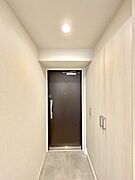 家族の帰宅やお客様をあたたかく迎える玄関  
