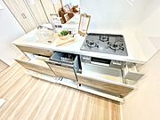使いやすさを優先したスライド式収納タイプ！