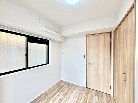 使いやすい形でベットや家具の置き方にも困ることもありません。