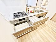 使いやすさを優先したスライド式収納タイプ！