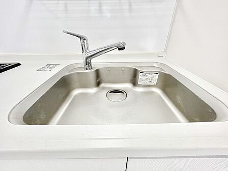 広々としたシンクでお料理やお皿洗いもラクラク快適に！