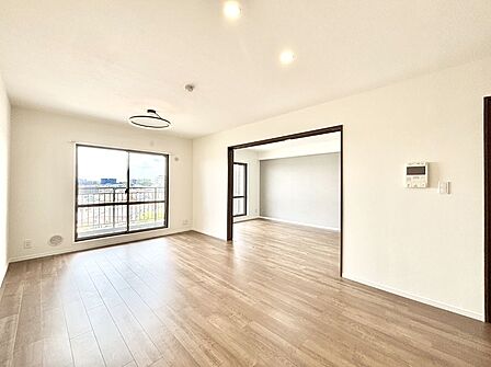内装「無料オンライン相談」受付中！家族が自然と集まる憩いのスペースになりそう